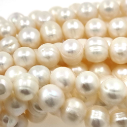 Strand of river pearls of 10 x 9 mm with 40 cm long