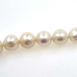 Strand of river pearls of 10 mm with 40 cm long