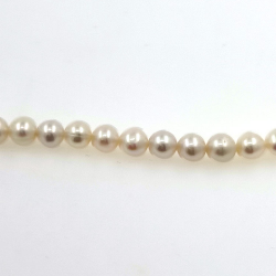 Filo di perle di fiume da  6 mm con lunghezza di 40 cm