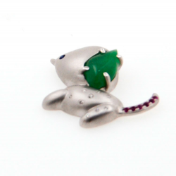 Fei Cui Pendentif chien en jadéite naturelle avec diamant naturel en or blanc 18 carats
