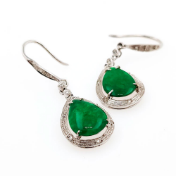 Boucles d'oreilles Fei Cui en jadéite naturelle avec diamant naturel en or blanc 18 carats