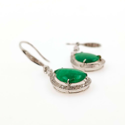 Boucles d'oreilles Fei Cui en jadéite naturelle avec diamant naturel en or blanc 18 carats