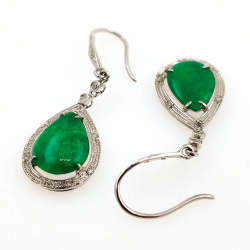 Boucles d'oreilles Fei Cui en jadéite naturelle avec diamant naturel en or blanc 18 carats