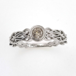Diamantring aus 14kt Weißgold Keltischer Knoten