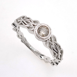 Anello con diamante in oro bianco 14kt Nodo celtico