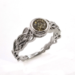 Anello con diamante in oro bianco 18kt Nodo celtico
