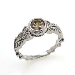 Diamond Ring in 18kt white gold Celtic Knot