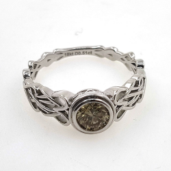 Diamantring aus 18kt Weißgold Keltischer Knoten