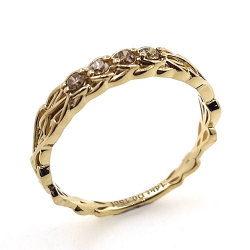 Diamond Ring in 14kt yellow gold Celtic Knot