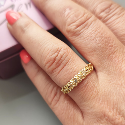 Diamond Ring in 14kt yellow gold Celtic Knot