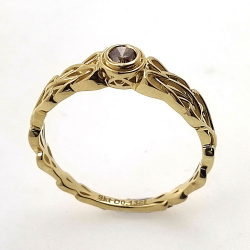 Anillo de Diamante en oro amarillo de 9 kt nudo celta