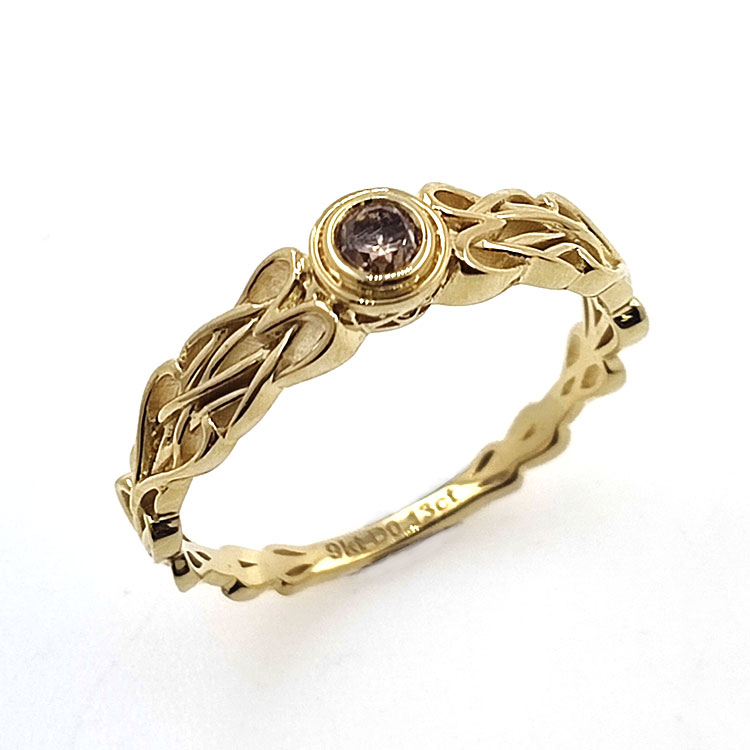 Anillo de Diamante en oro amarillo de 9 kt nudo celta
