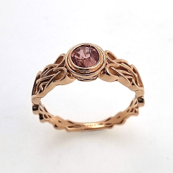 Unheated Padsparadcha Sapphire Ring in 18 kt rose gold Celtic knot