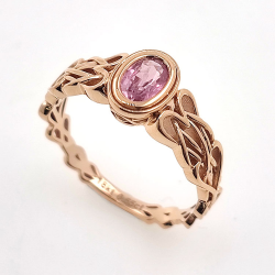 Unheated Padsparadcha Sapphire Ring in 18 kt rose gold Celtic knot