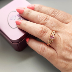 Unheated Padsparadcha Sapphire Ring in 18 kt rose gold Celtic knot