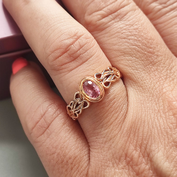 Anello con zaffiro Padsparadcha non riscaldato in oro rosa 18 carati Nodo celtico