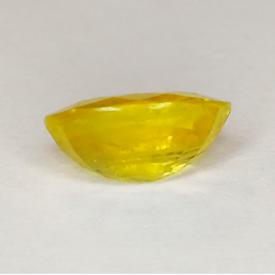 2,54 ct Saphir jaune taille ovale 9,48 x 6,95 x 4,28 mm