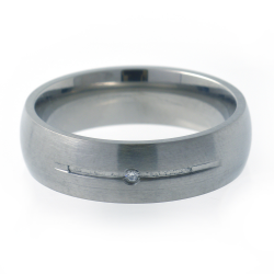 Bague en diamant et titane