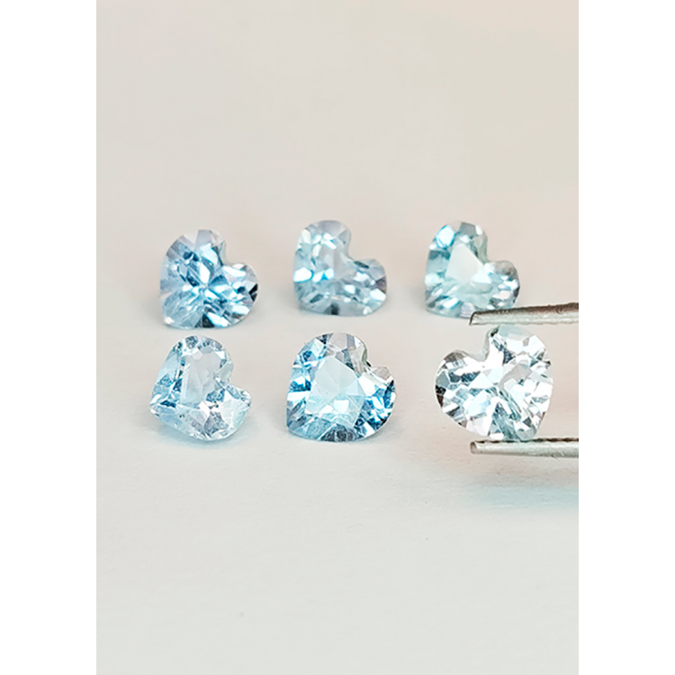 Aguamarina talla corazón 3.8 a 5.0 mm 1 ct