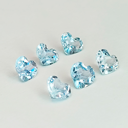 Aquamarin im Herzschliff, 3,8 bis 5,0 mm, 1 ct