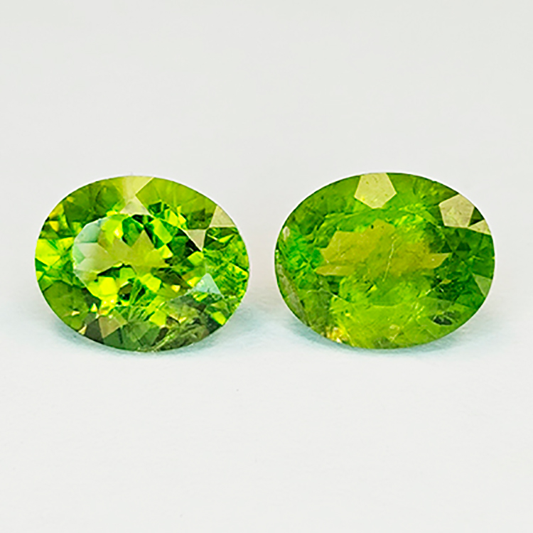Peridoto talla oval 10 x 8 mm 1pz