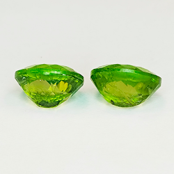 Peridot, oval geschliffen, 10 x 8 mm, 1 Stück