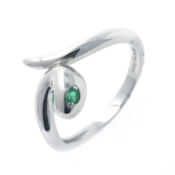 Anello a forma di serpente con smeraldo o rubino in argento 925 placcato in rodio bianco.