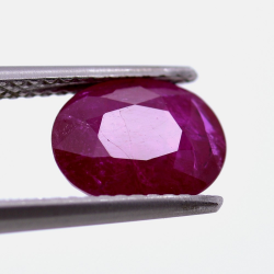 2,50 ct. RubinOval Schnitt