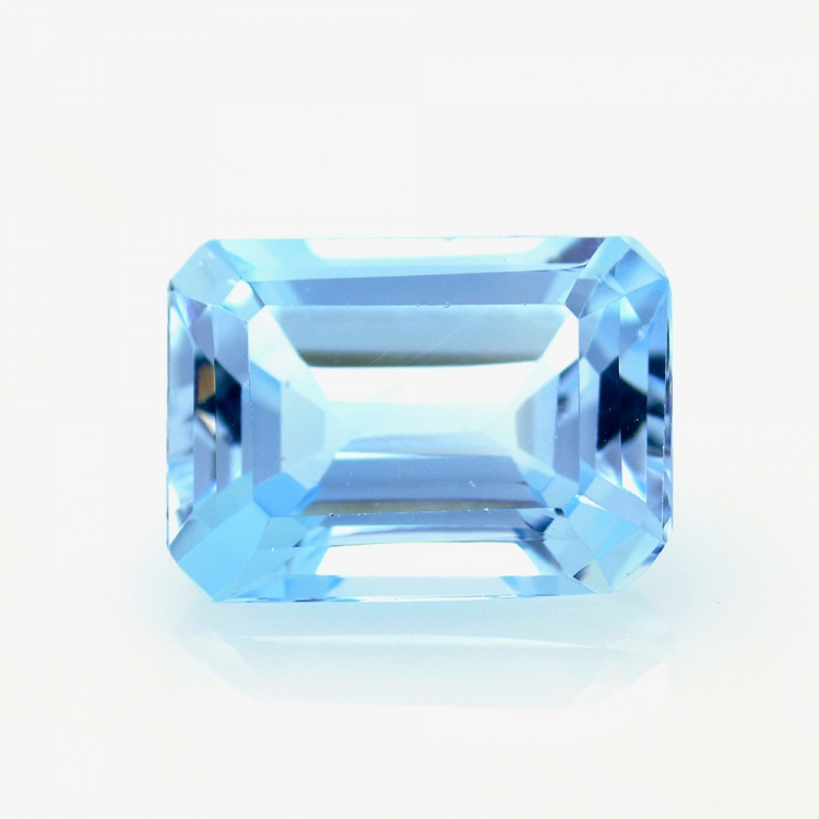 13,66 ct Topaze Bleu Taille Émeraude