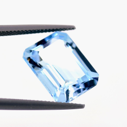 13,66 ct Topaze Bleu Taille Émeraude