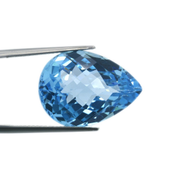 24,66 ct  Topacio Azul Talla Pera con Damero