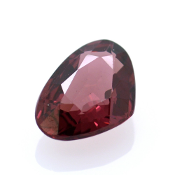 2,10 ct Rhodolite Garnet Pear Cut