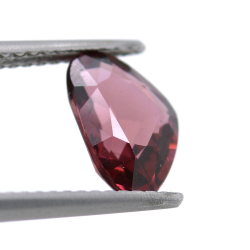 2,10 ct Rhodolite Garnet Pear Cut