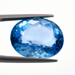 36,39 ct Topacio Azul Suizo Talla Ovalada