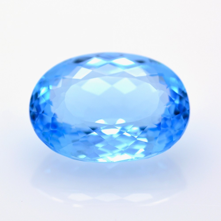 31,97 ct Topacio Azul Suizo Talla Ovalada