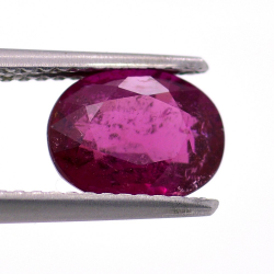 1,84 ct rosa Turmalin im Ovalschliff 8,60 x 6,63 mm