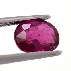 1,84 ct rosa Turmalin im Ovalschliff 8,60 x 6,63 mm