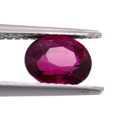 1,26 ct rosa Turmalin im Ovalschliff 6,95 x 5,67 mm