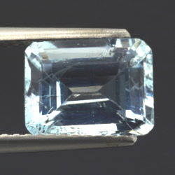 2.42ct Acquamarina in Faccettato Smeraldo