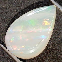 2.52ct Edelopal Birne Cabochon Schnitt