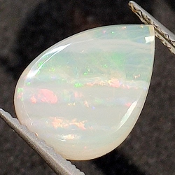 2.52ct Edelopal Birne Cabochon Schnitt