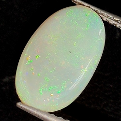 2.97ct Edelopal Oval Cabochon Schnitt