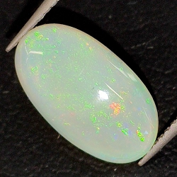 2.97ct Opale Noble Taille Cabochon Ovale