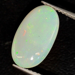 2.97ct Edelopal Oval Cabochon Schnitt