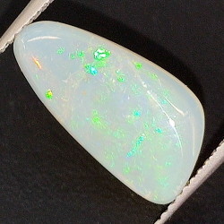 2.96ct Edelopal Fancy Cabochon Schnitt