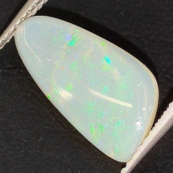 2.96ct Edelopal Fancy Cabochon Schnitt