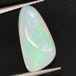 2.96ct Edelopal Fancy Cabochon Schnitt