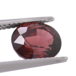 2.71ct Rhodolite Granat Oval Schnitt