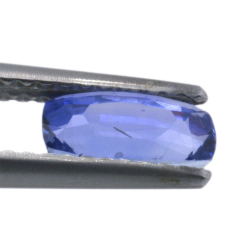 1,04 ct blauer Saphir im Kissenschliff, 7,62 x 3,83 mm