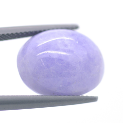 18.70ct Jade Violeta Talla Cabujón Ovalado